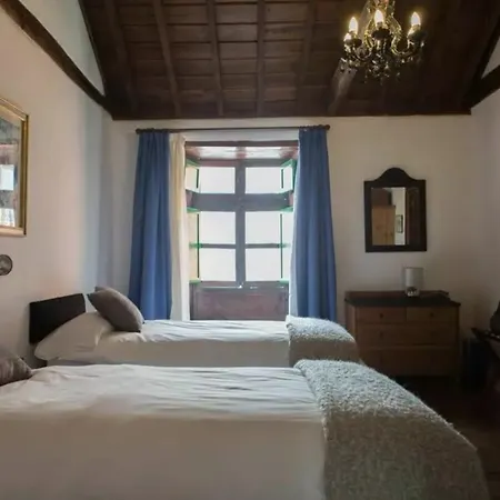 Semesterbostad Luxury House, Arona Village