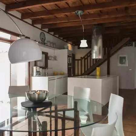 Semesterbostad Luxury House, Arona Village *